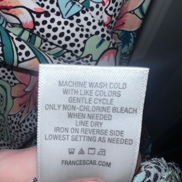 Francesca’s Mi ami asymmetrical dress. Size medium. B&W w/ tropical flowers - Picture 8 of 9